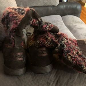 Toms brown suede knit boots!